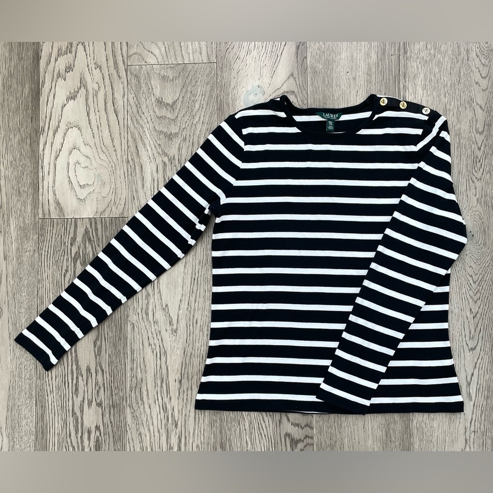 Ralph Lauren - Lauren Woman XXL Buttoned- Shoulder Top